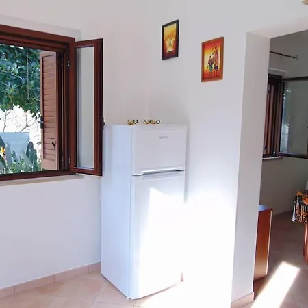 In Con Giardino A 200m Dal Mare Apartment