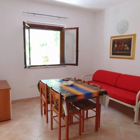 Apartment In Con Giardino A 200m Dal Mare